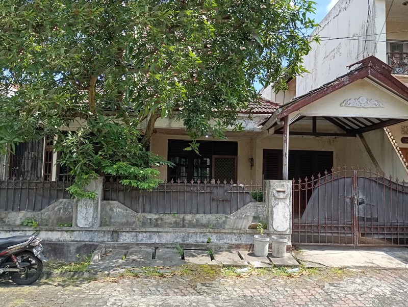 Rumah Dalam Perum Griya Indah 2 Lokasi Dekat Mirota Godean