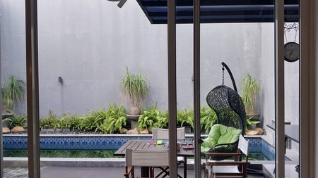 Dijual Rumah Mewah Private Swimming Pool - Graha Natura 