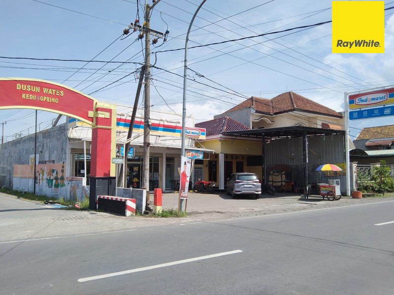 Dijual Rumah Usaha di Desa Kedungpring Balongpanggang Gresik