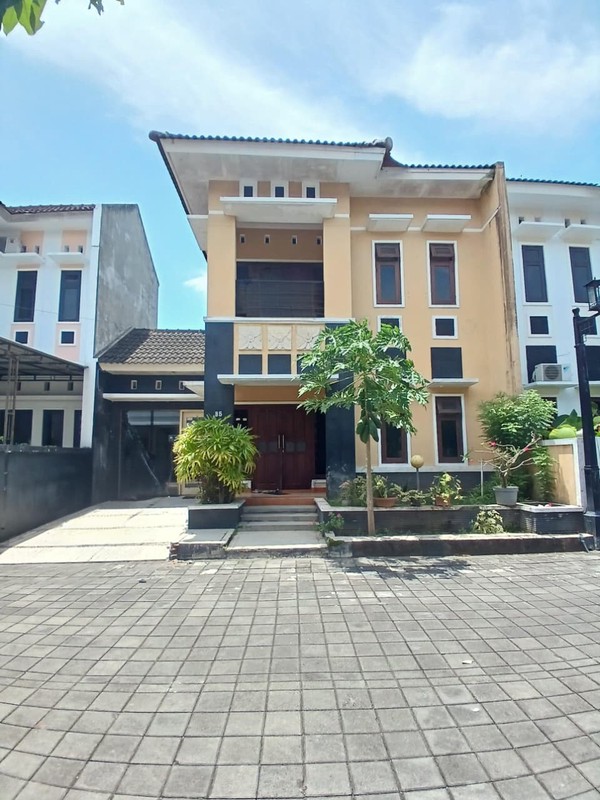 Rumah 2 Lantai Dalam Perum Pondok Permai Hunian Eksklusif & Strategis di Sendangadi, Mlati, Sleman