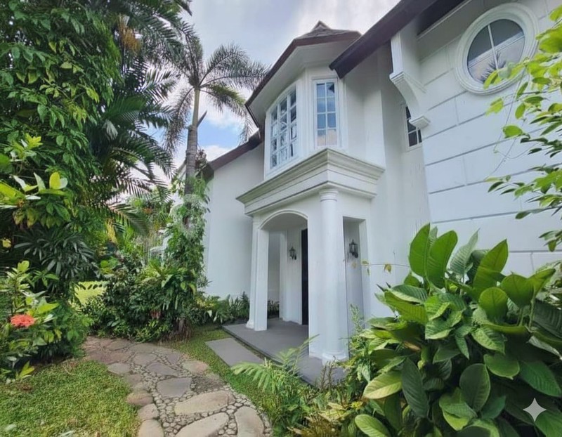 Dijual American Classic HOUSE at Kemang, South Jakarta 