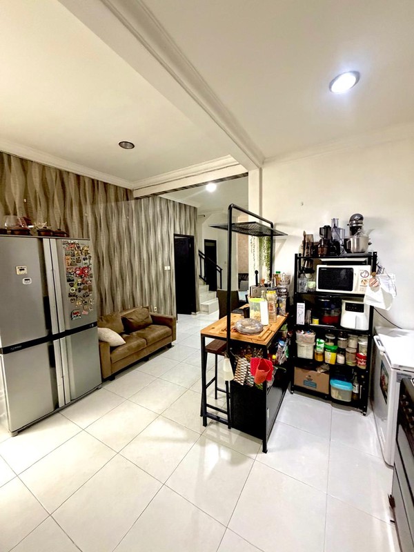 Rumah 2 Lantai Siap Huni dengan Hunian Nyaman dan Asri @Pesanggrahan, Jakarta Selatan