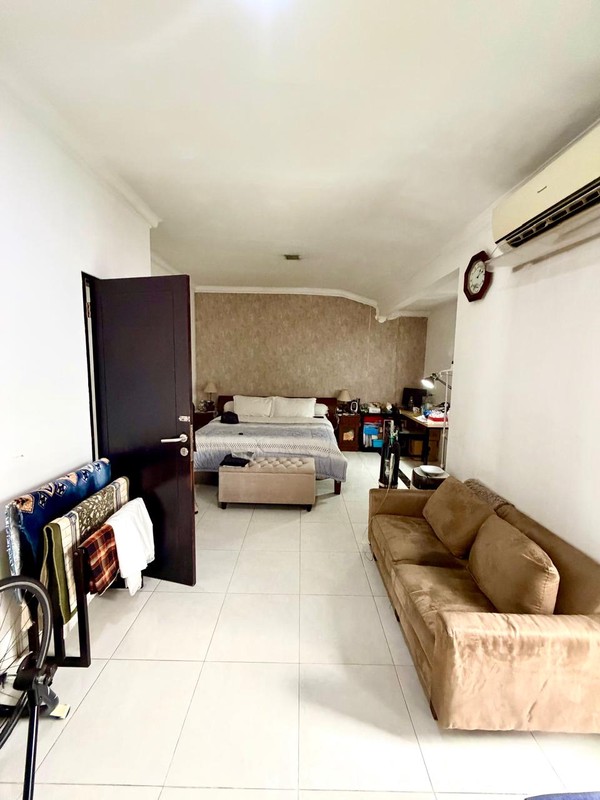 Rumah 2 Lantai Siap Huni dengan Hunian Nyaman dan Asri @Pesanggrahan, Jakarta Selatan