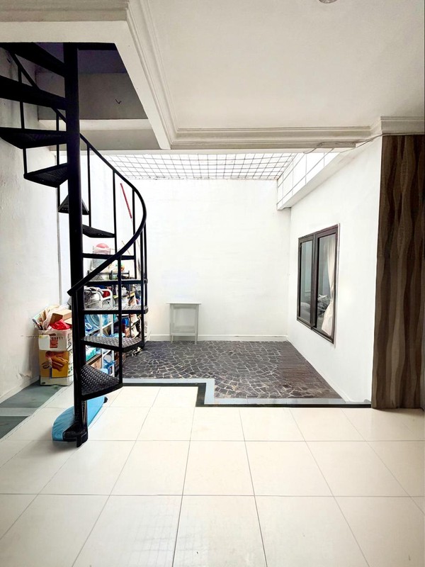 Rumah 2 Lantai Siap Huni dengan Hunian Nyaman dan Asri @Pesanggrahan, Jakarta Selatan