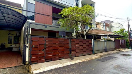 Rumah 2 Lantai Siap Huni dengan Hunian Nyaman dan Asri @Pesanggrahan, Jakarta Selatan