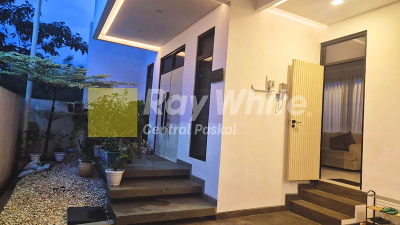 Rumah Baru Modern 3 Lantai di Setra Regency Ciwaruga Bandung