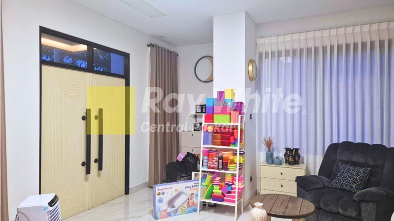 Rumah Baru Modern 3 Lantai di Setra Regency Ciwaruga Bandung