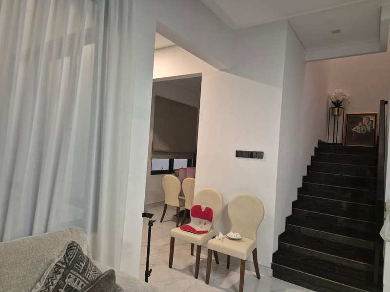 Rumah Baru Modern 3 Lantai di Setra Regency Ciwaruga Bandung