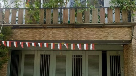 Rumah 3 Lantai Siap Huni Jalan Kesehatan Raya Bintaro Jakarta Selatan