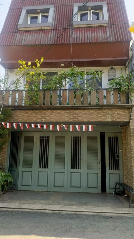 Rumah 3 Lantai Siap Huni Jalan Kesehatan Raya Bintaro Jakarta Selatan