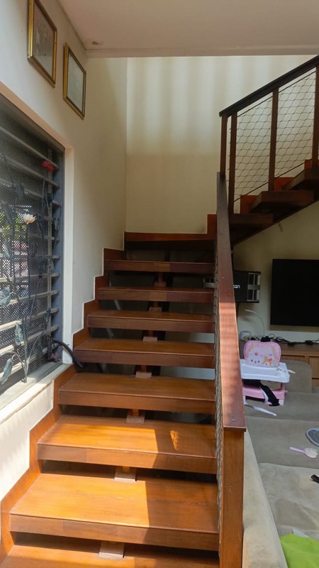 Rumah 3 Lantai Siap Huni Jalan Kesehatan Raya Bintaro Jakarta Selatan