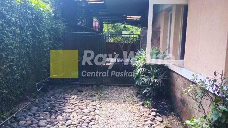 Rumah Bangunan Lama di Siliwangi