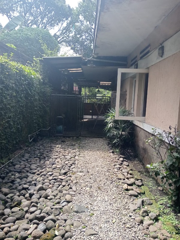 Rumah Bangunan Lama di Siliwangi