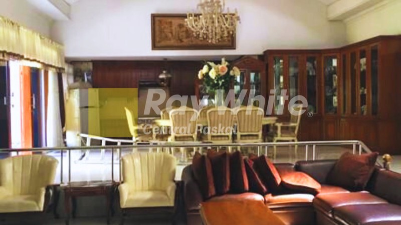 Rumah Tinggal Asri dan Nyaman di Suryadarma Bandung