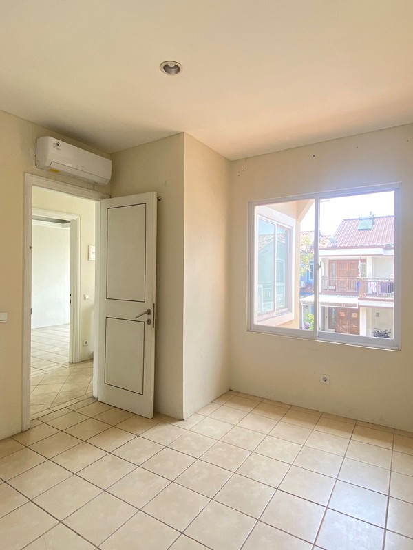 Dijual Rumah Cantik Taman Imam Bonjol Lippo Karawaci 