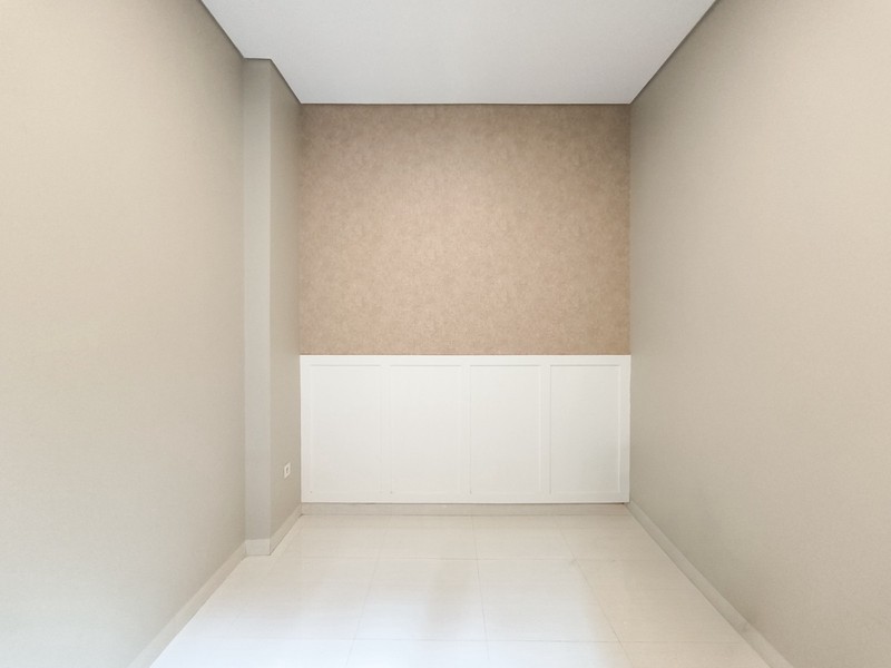 Rumah Bagus di Mahagoni Park Graha Raya