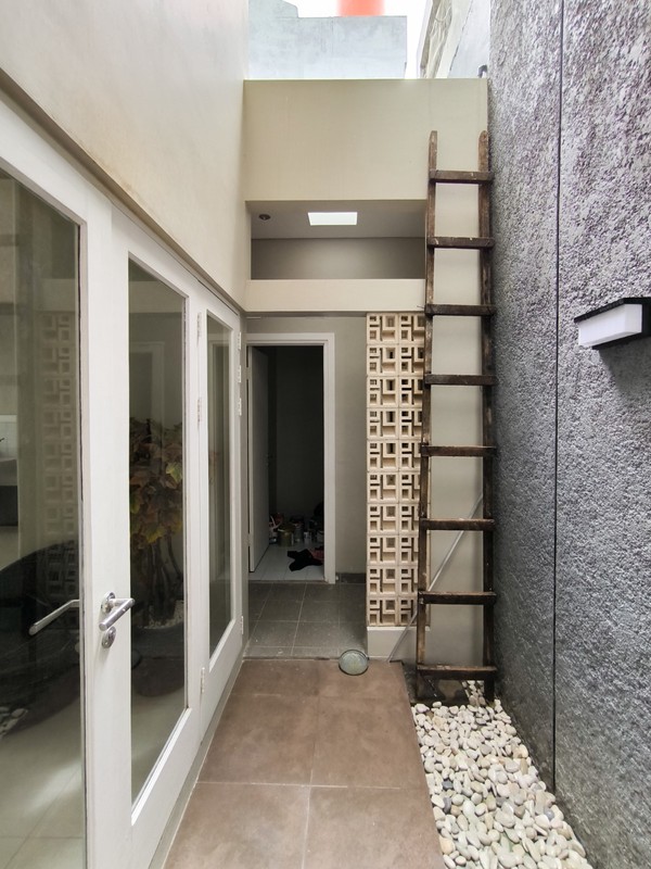 Rumah Bagus di Mahagoni Park Graha Raya