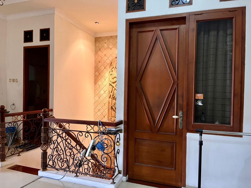 Rumah 3 Lantai 5 KT Akses Jalan 2 Mobil Lokasi Strategis Tebet Jaksel