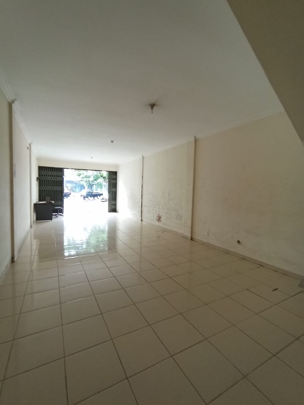 Ruko Strategis 2 Lantai Siap Pakai, Akses Jalan Lebar 12m, Dekat Dengan Ringroad Selatan, Sorowajan, Banguntapan, Bantul