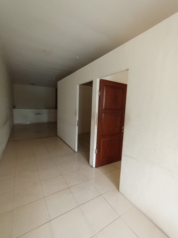 Ruko Strategis 2 Lantai Siap Pakai, Akses Jalan Lebar 12m, Dekat Dengan Ringroad Selatan, Sorowajan, Banguntapan, Bantul