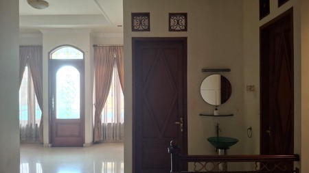 Rumah 3 Lantai 5 KT Akses Jalan 2 Mobil Lokasi Strategis Tebet Jaksel