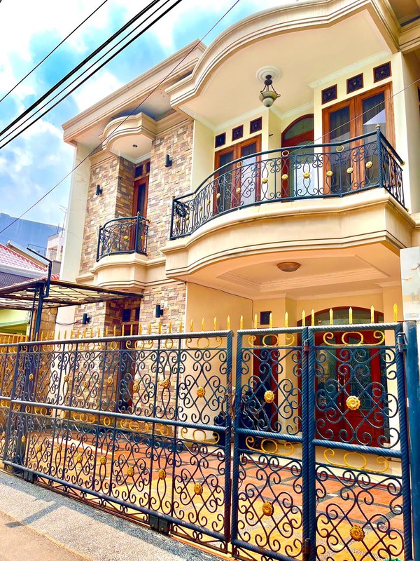 Rumah 3 Lantai 5 KT Akses Jalan 2 Mobil Lokasi Strategis Tebet Jaksel