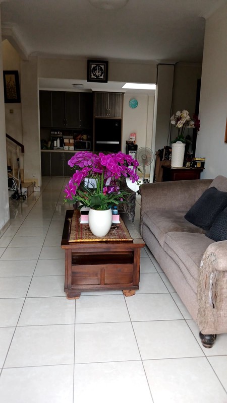 Rumah 2 Lantai, Bangunan Kokoh Siap Huni di Pondok Karya