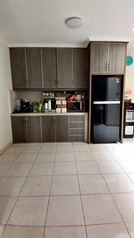 Rumah 2 Lantai, Bangunan Kokoh Siap Huni di Pondok Karya