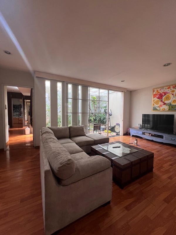 Rumah siap huni dalam cluster di Senayan Bintaro sektor 9