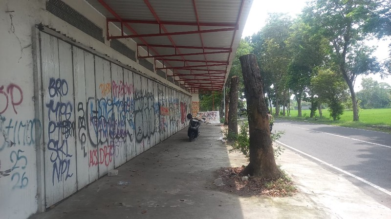 Disewakan Ruko Strategis 2 Lantai di Pusat Kota Bantul Area Luas, Dekat Fasilitas Publik & Akses Mudah.
