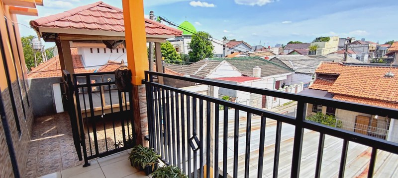 Rumah Kost 2 Lantai 13 Kamar + Kamar Mandi di dalam - Lokasi Ciledug Tangerang