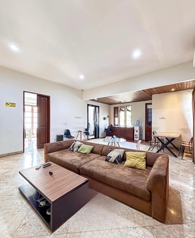 Rumah Dijual/Disewa Lahan Luas 768m2 Lokasi di Loka Indah Kalibata Pancoran Jaksel