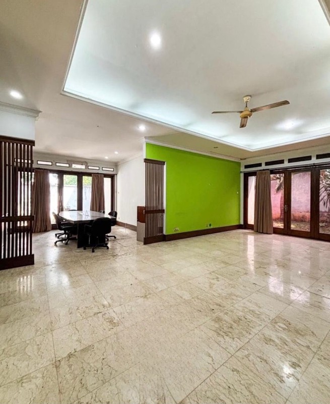 Rumah Dijual/Disewa Lahan Luas 768m2 Lokasi di Loka Indah Kalibata Pancoran Jaksel