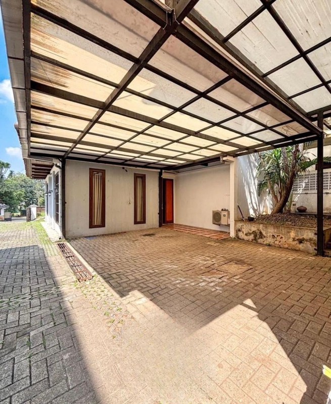 Rumah Dijual/Disewa Lahan Luas 768m2 Lokasi di Loka Indah Kalibata Pancoran Jaksel