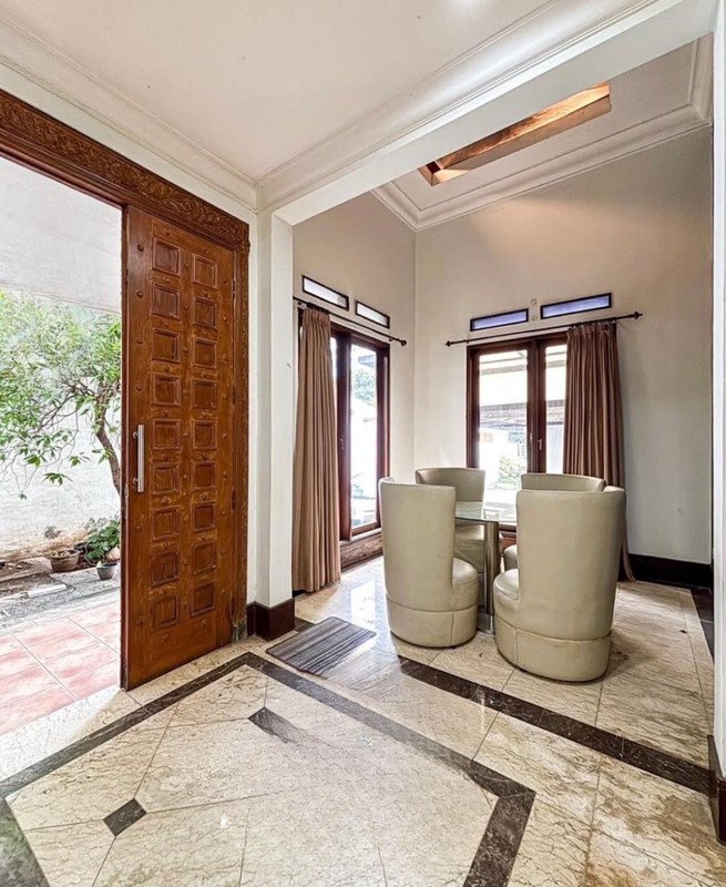 Rumah Dijual/Disewa Lahan Luas 768m2 Lokasi di Loka Indah Kalibata Pancoran Jaksel