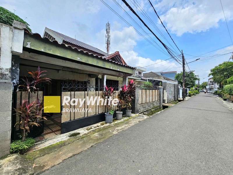 Rumah di jalan Nimun, Kebayoran Lama, Jakarta Selatan, 2 km ke Mal Pondok Indah