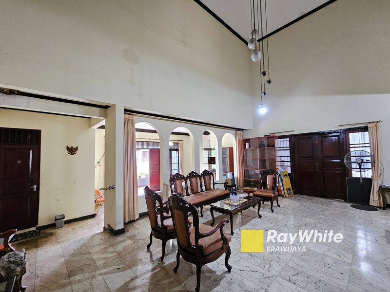 Rumah di jalan Nimun, Kebayoran Lama, Jakarta Selatan, 2 km ke Mal Pondok Indah