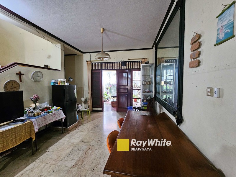 Rumah di jalan Nimun, Kebayoran Lama, Jakarta Selatan, 2 km ke Mal Pondok Indah