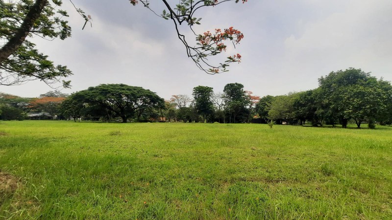 KAVLING RESIDENTIAL DI LOKASI STRATEGIS DI BOTANICAL TAMAN GOLF SELATAN JABABEKA RESIDENCE