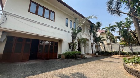 Rumah mewah semifurnish di kemang untuk tinggal dan kantor parkir luas 