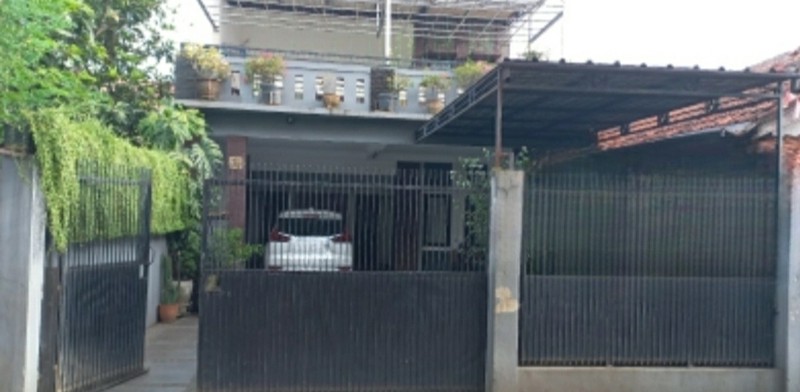 Nyaman banget meski pinggir jalan tidak jauh dari Cipadu Jurang Mangu Timur