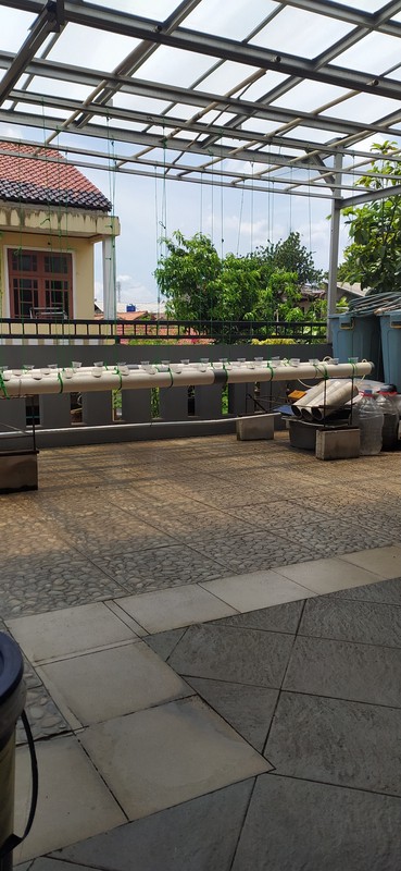 Nyaman banget meski pinggir jalan tidak jauh dari Cipadu Jurang Mangu Timur