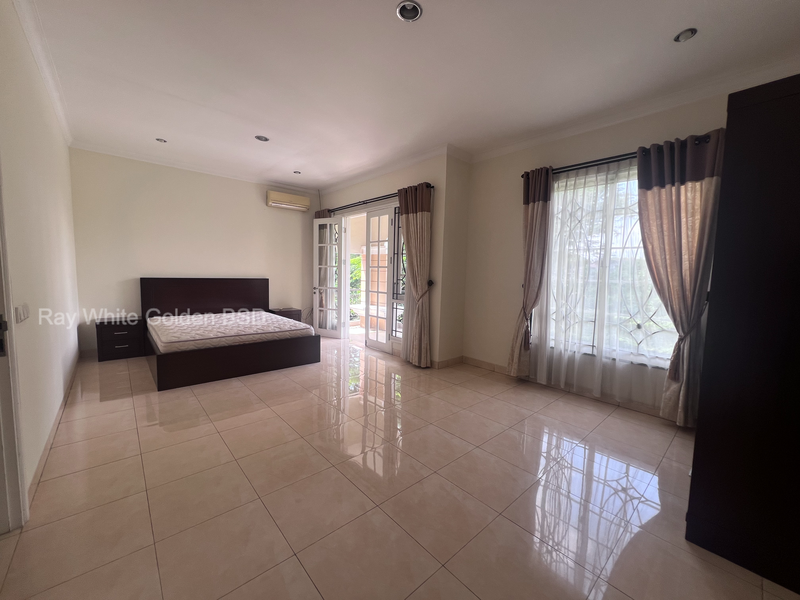 Rumah Strategis di The Green Dekat Akses Toll dan Stasiun Rawa Buntu 