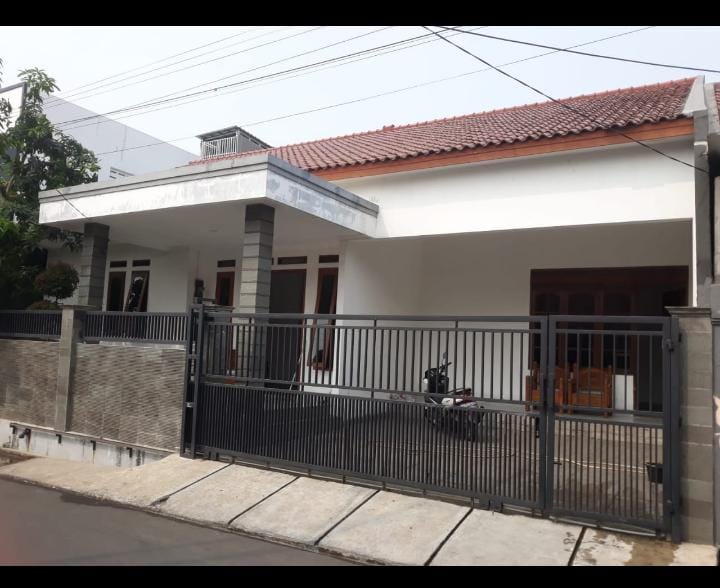 Rumah di Ulujami Komplek BNI Swadarma Jakarta Selatan Siap Huni