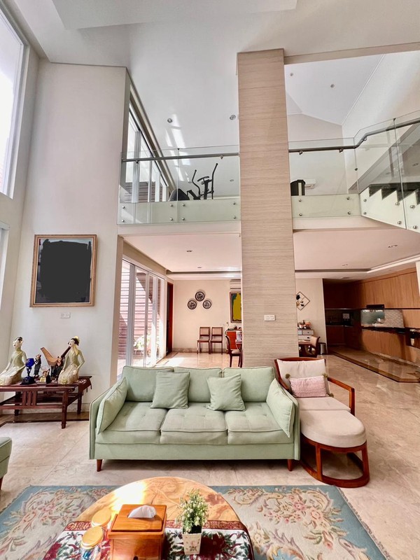 Rumah Dengan Kolam Renang, Lokasi Strategis di Pondok Indah, Jakarta Selatan