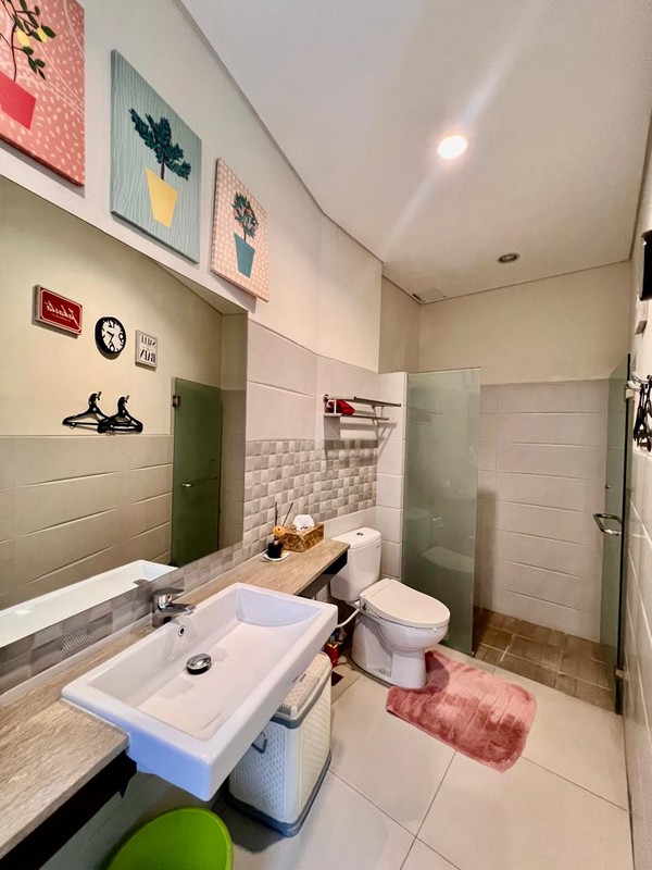 Rumah Dengan Kolam Renang, Lokasi Strategis di Pondok Indah, Jakarta Selatan