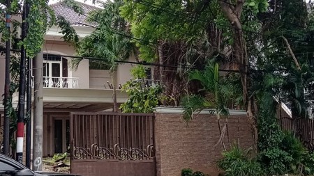 Disewakan Rumah 2 lantai di Jalan Tegalsari Surabaya Pusat