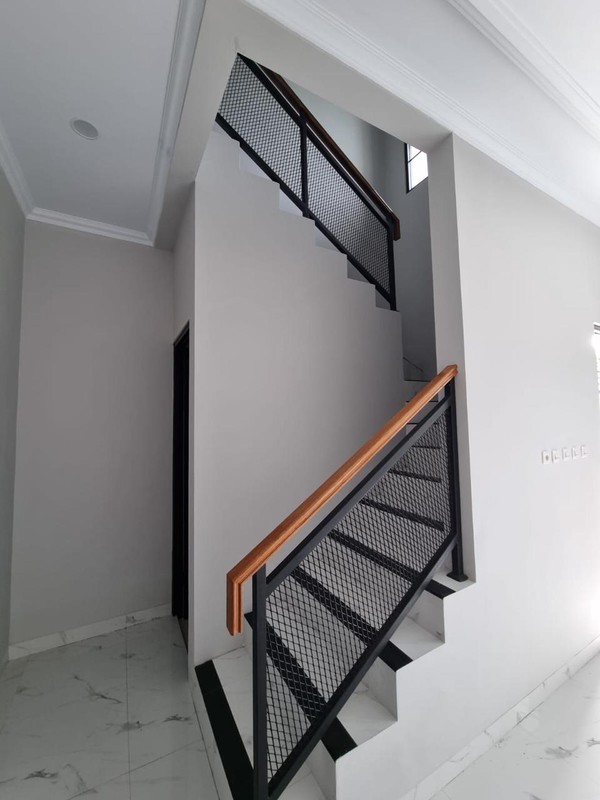 Rumah Minimalis, Bagus, Siap Huni dalam Cluster di Ciater, Tangsel