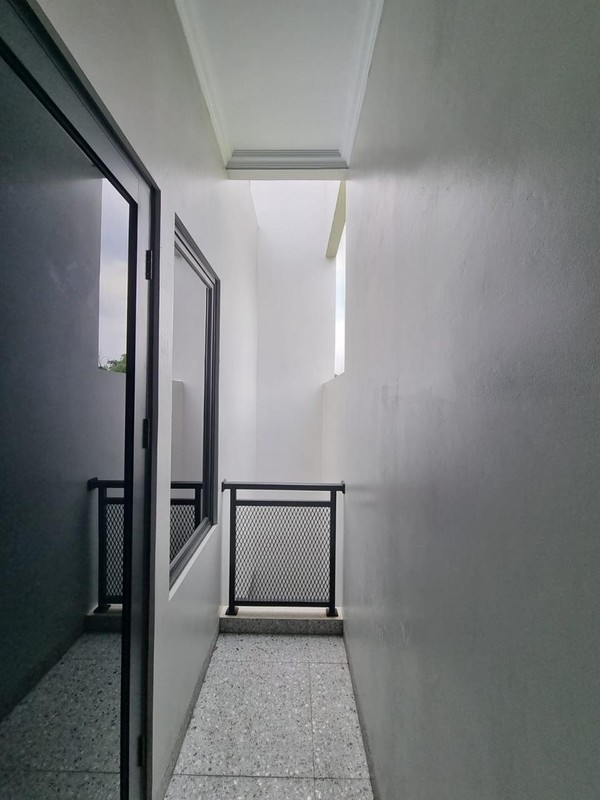 Rumah Minimalis, Bagus, Siap Huni dalam Cluster di Ciater, Tangsel