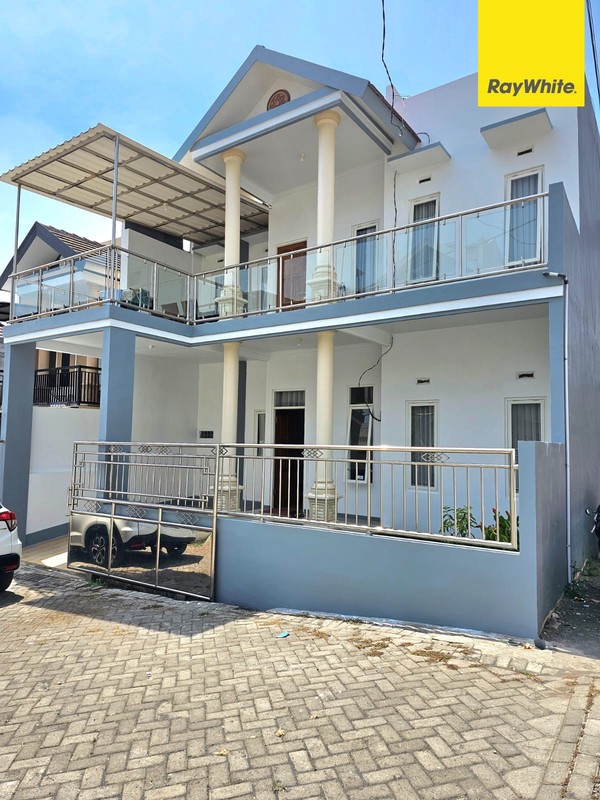 Dijual Rumah 2 lantai di Villa Griya Emas BNS Kota Batu